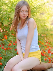 Gloria shares her body